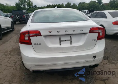 2014 Volvo S60 T5 из США, поврежденный, VIN YV1612FS6E2293792